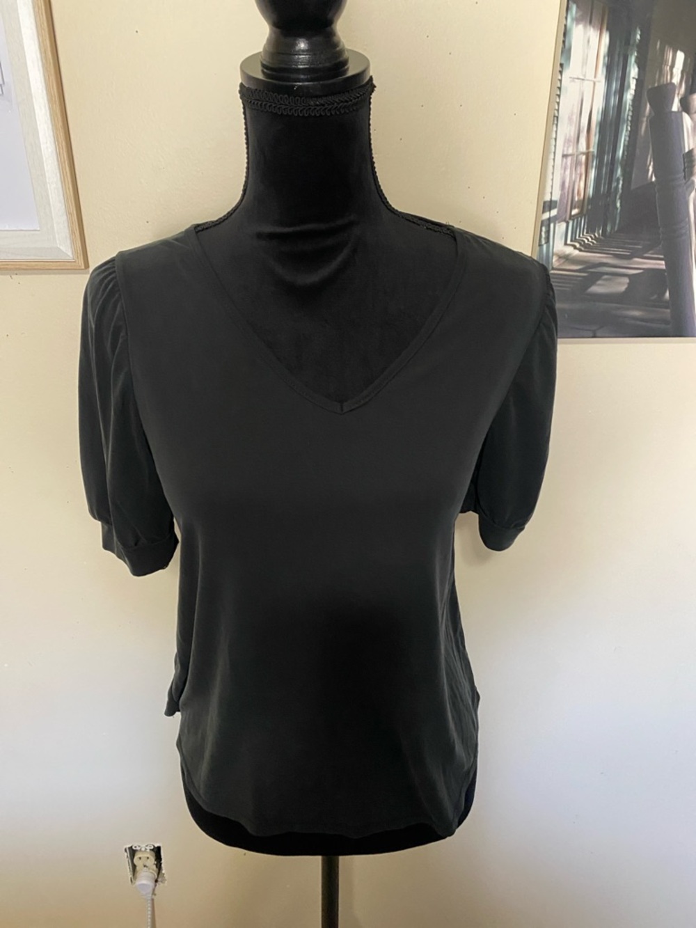 Green Envelope Black V-Neck Puff Sleeve Tee